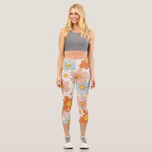 Retro Groovy Floral Daisy Seamless Pattern Capri Leggings
