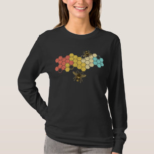 Retro Honeycomb Beekeeper Design for Bee Lover T-Shirt