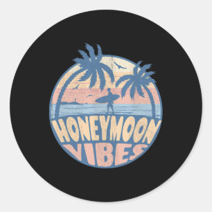 Retro Honeymoon Vibes New Wedding Bride Groom Vaca Classic Round Sticker