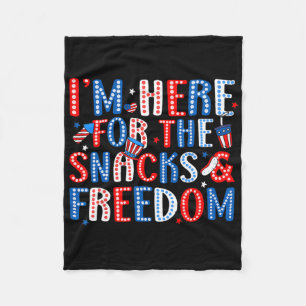 Retro I'm Just Here For The Snacks And Freedom 4th Fleece Blanket