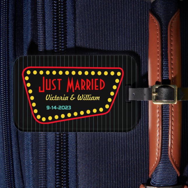 Retro Just Married Wedding Luggage Tag Gift (Front Insitu 4)