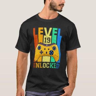 Retro Level 19 Unlocked 19th Birthday Gaming Play T-Shirt