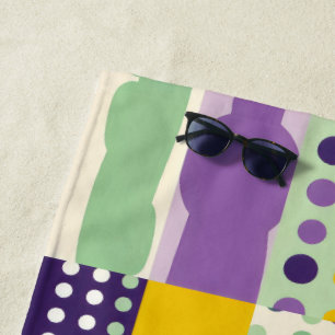 Retro: Liliana 3 Beach Towel