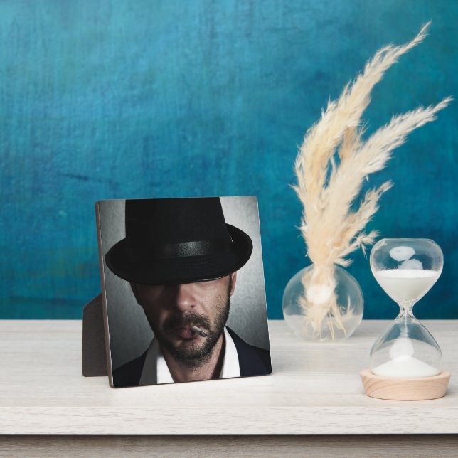 Retro man smoking plaque (Insitu)