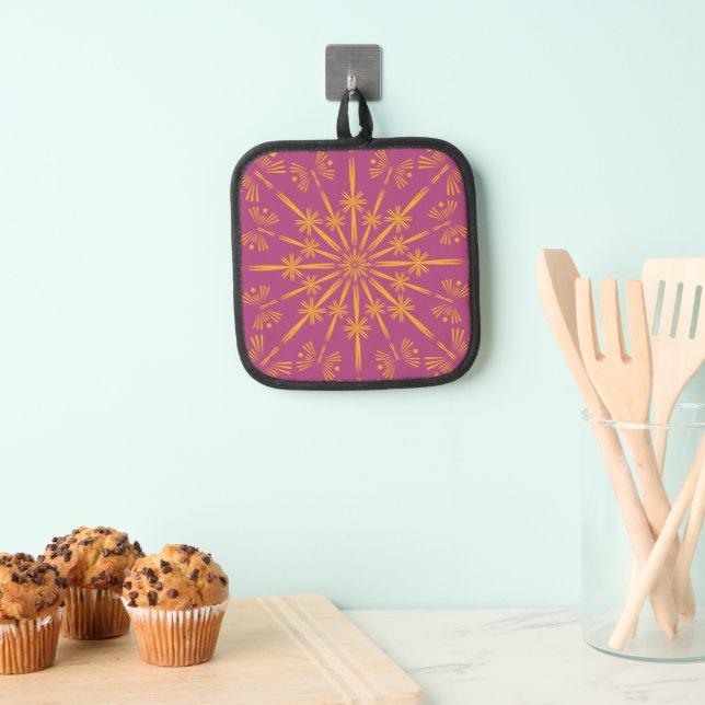 Retro Mandala Boysenberry Pot Holder (Insitu(Hanging))