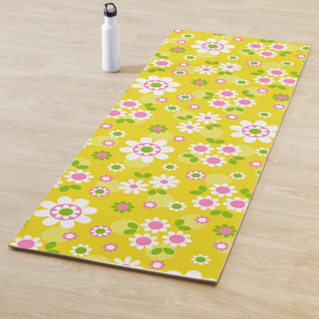 Retro Mod Flowers Yellow & White Yoga Mat (In Situ)