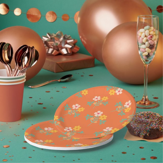 Retro Orange Daisy Bouquet Pattern Paper Plate (Multi)