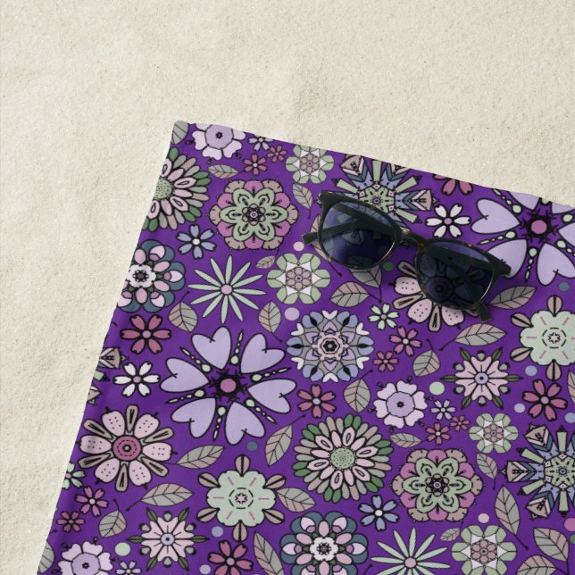 Retro Pastel Pink Purple Floral Seamless Pattern Beach Towel (In Situ)