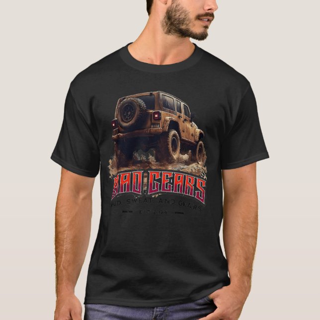 Retro Pickup Truck for SUV Drivers 4WD Camping T-Shirt (Front)