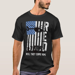 Retro Remember Everyone Veteran US Flag Deployed R T-Shirt