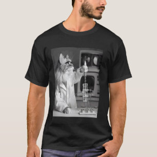 Retro Science Cat - STEM - Curiosity Cat Lab - Qua T-Shirt