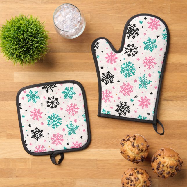 Retro Snowflakes Oven Mitt & Pot Holder Set (Top Down)