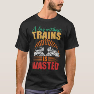 Retro Steam Train  Model Railroader  Locomotive T-Shirt