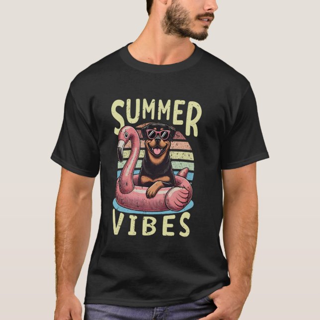 Retro Summer Vibes Rottweiler Dog Rottie Mum Vacat T-Shirt (Front)