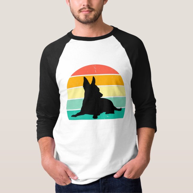 Retro Sunset Chihuahua     T-Shirt (Front)