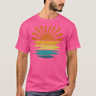Retro Sunset Rays Wavy Retro Vintage Sunshine Sun T-Shirt
