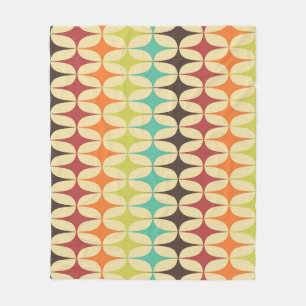 Retro Triangles: Geometric Pattern Throwback Fleece Blanket