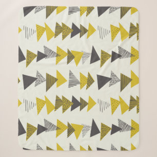 Retro Triangles: Varied Seamless Pattern. Sherpa Blanket