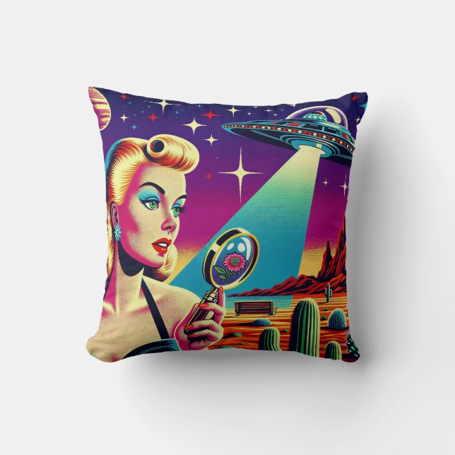 Retro UFO Pin-Up T-Shirt  Cushion (Front)