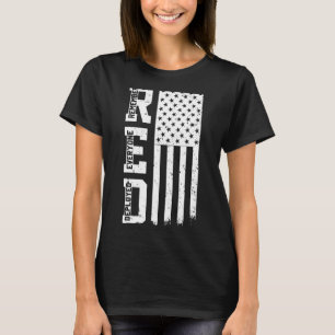 Retro US Flag Remember Everyone Deployed RED Frida T-Shirt