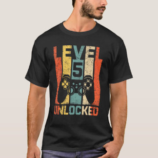 Retro Vintage 5th Birthday Gamer Level 5 Unlocked T-Shirt