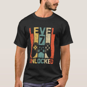 Retro Vintage 7th Birthday Game Level 7 Unlocked 7 T-Shirt