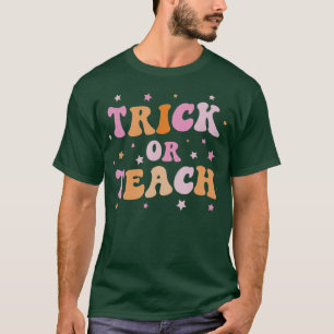Retro Vintage Trick Or Teach Halloween Teacher Li T-Shirt