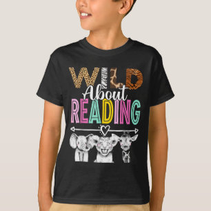Retro wild about reading books zoo animals lover T-Shirt