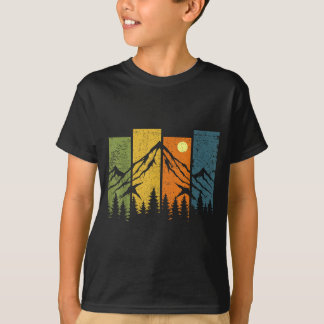 Retro wildlife forest nature trees outdoors T-Shirt