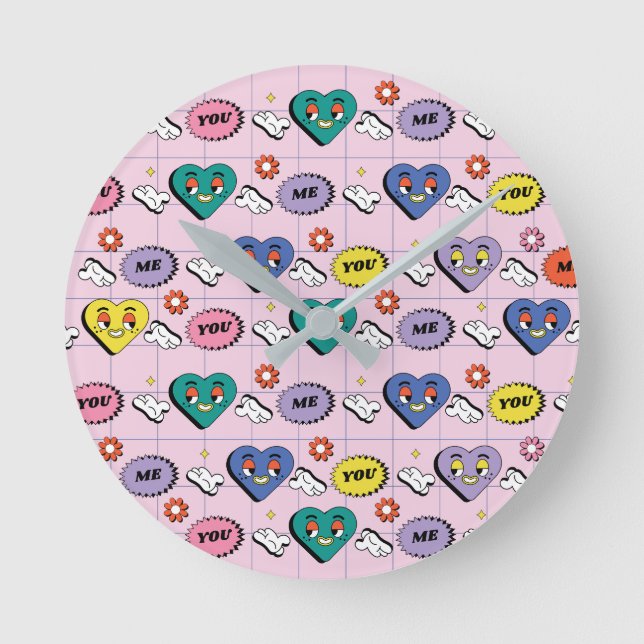 Retro Y2K Groovy Expressive Heart Seamless Pattern Round Clock (Front)