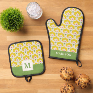 Retro Yellow Flower Garden Pattern Oven Mitt & Pot Holder Set