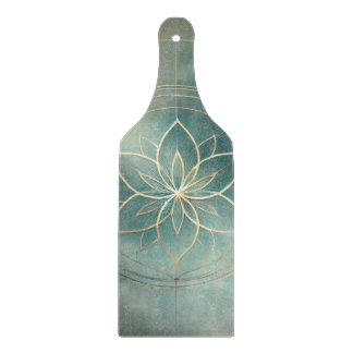 Returning Paddle Cutting Board
