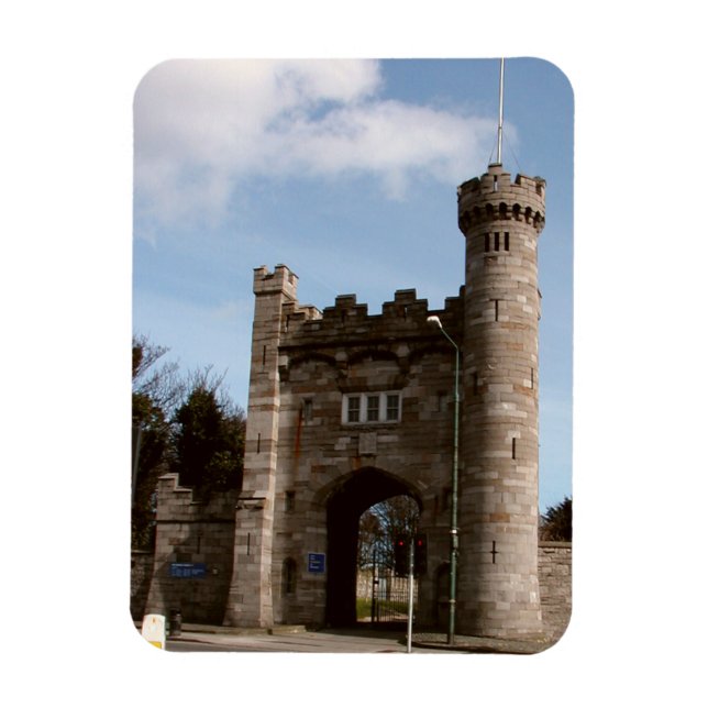 Richmond Tower antique Dublin city gate Magnet (Vertical)