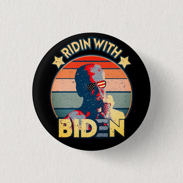 Ridin' With Biden Eating Ice-Cream Retro Sunset 3 Cm Round Badge (Front)