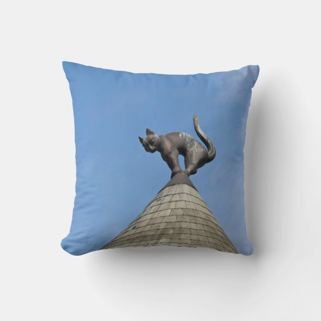 Riga Cat dome Cushion (Front)