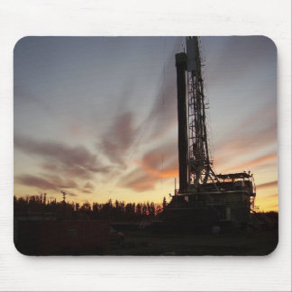 Rigs at sunraise mouse mat