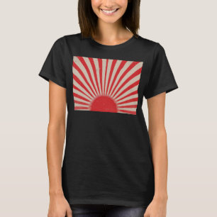 Rising Sun Background – Retro Vintage Rays T-Shirt