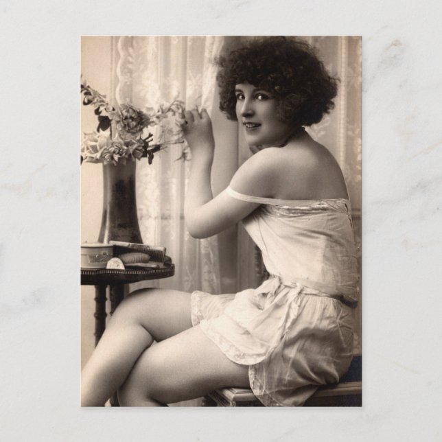 Risque vintage flapper girl French photo Postcard (Front)