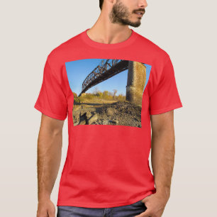 River ratting under the bridge T-Shirt