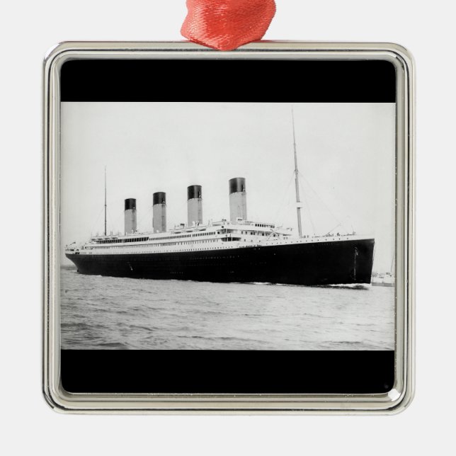 RMS Titanic Passenger Liner  Metal Tree Decoration (Front)