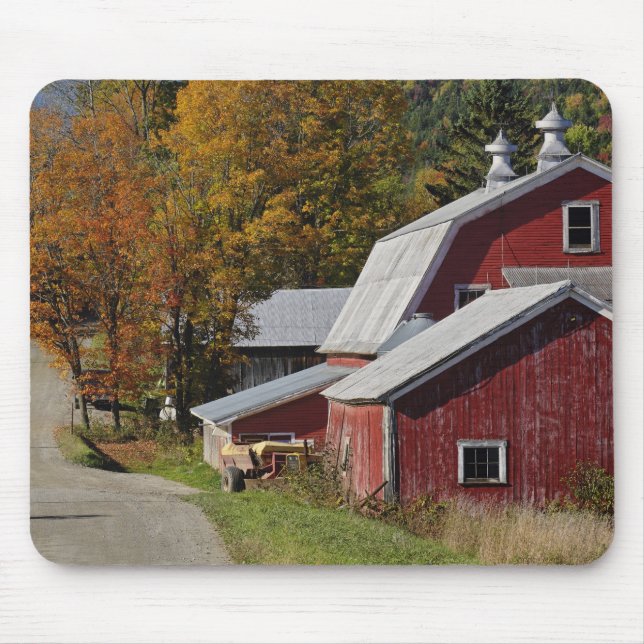 Road beside classic rural barn/farm in autumn, mouse mat (Front)