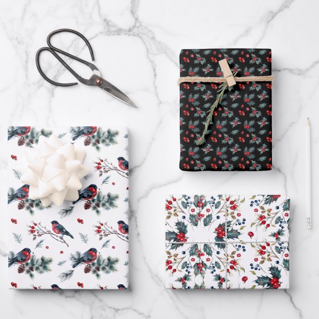 Robins and Christmas Holly Coordinated   Wrapping Paper Sheet (Front)