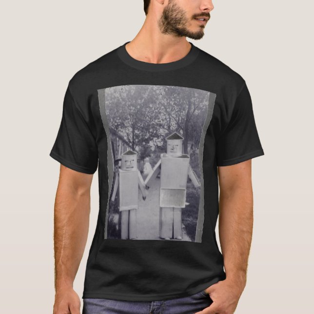 robot pose T-Shirt (Front)