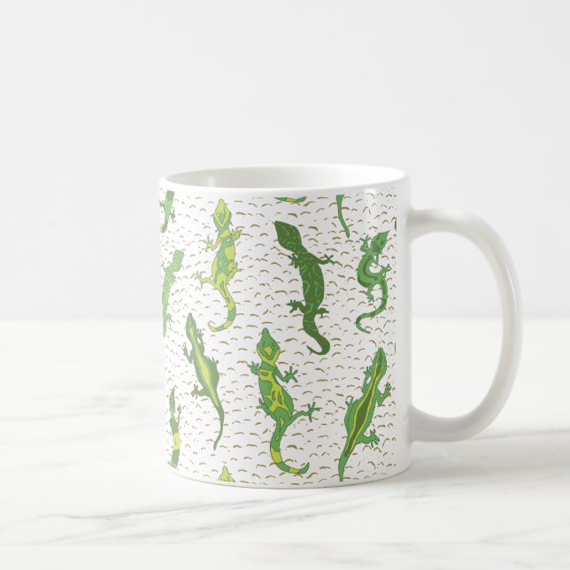 Rock Climbing Geckos on yellow - seamless pattern. Coffee Mug (Right)