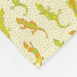 Rock Climbing Geckos on yellow - seamless pattern. Fleece Blanket