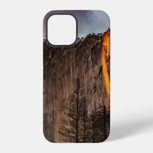 ROCK FORMATION WITH LAVA DURING DAYTIME iPhone 12 CASE