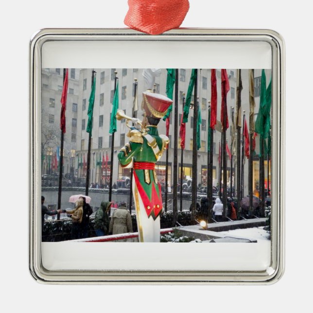 Rockefeller Centre Christmas Metal Tree Decoration (Front)