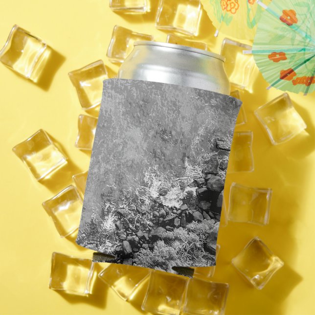 Rocks in the sea, above view 2 can cooler (In Situ Summer)