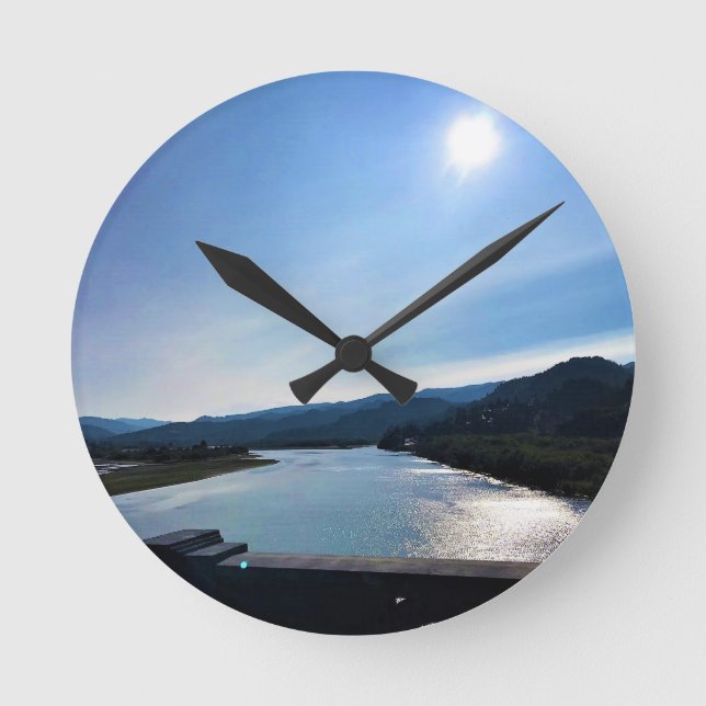 Rogue River, OR Round Clock (Front)