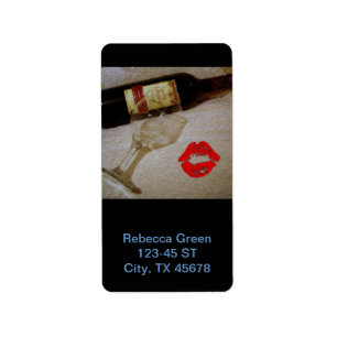 Romantic kiss Red wine glasses I Love Wine Label